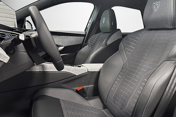 Peugeot 3008 4 of 5