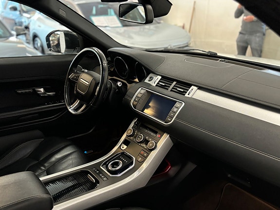 Land Rover Range Rover Evoque 18 of 26
