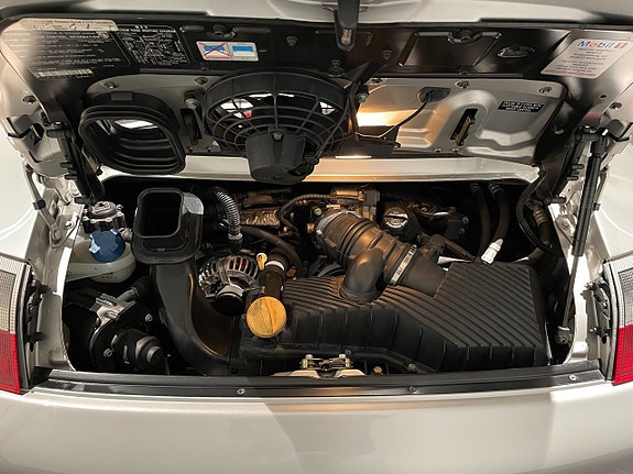 Porsche 911 Carrera 12 of 16