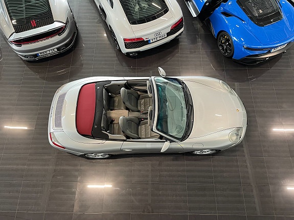 Porsche 911 Carrera 6 of 16
