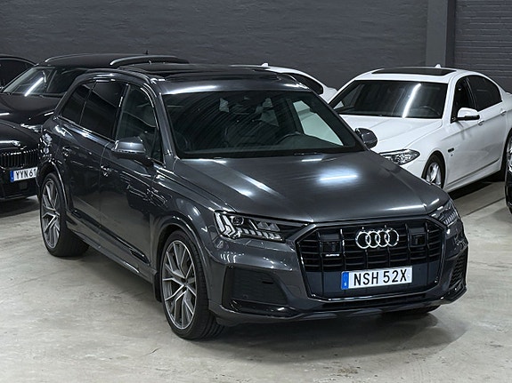 Audi Q7 4 of 5