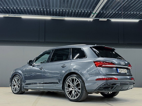 Audi Q7 9 of 30