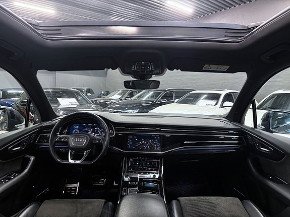 Audi Q7 3 of 5