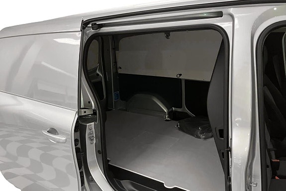 Mercedes-Benz eCitan 13 of 18