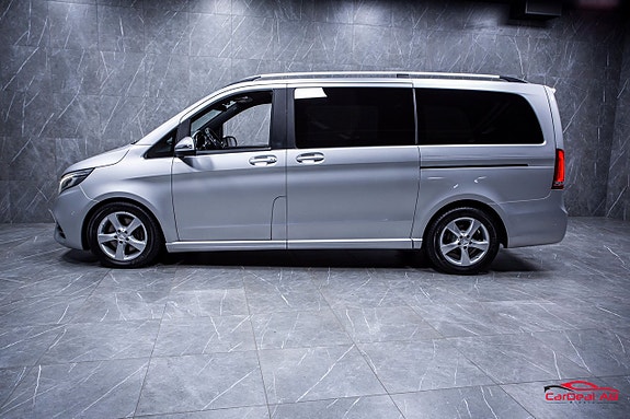 Mercedes-Benz V220 d 4 of 5
