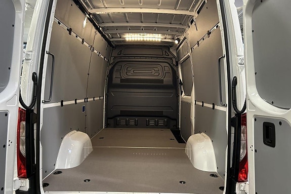 Mercedes-Benz Sprinter 319 8 of 17