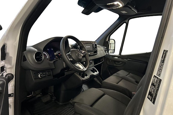 Mercedes-Benz Sprinter 319 10 of 17