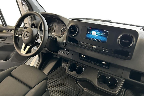 Mercedes-Benz Sprinter 319 10 of 16
