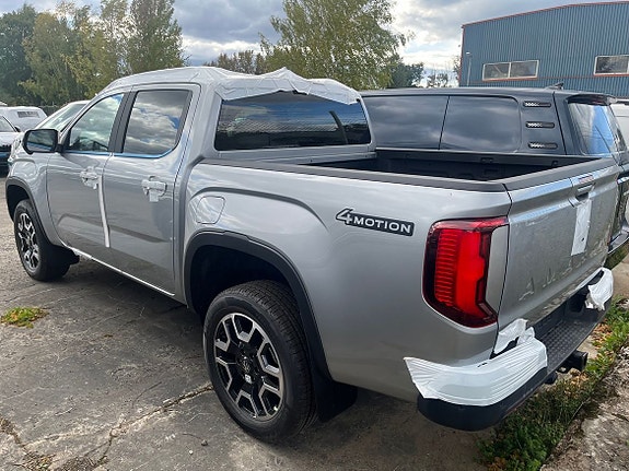 Volkswagen Amarok 2 of 2