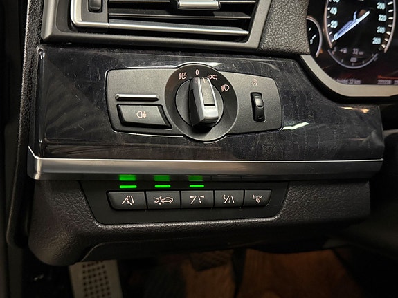 BMW 740d 12 of 25