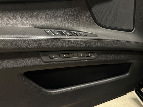 BMW 740d 9 of 25