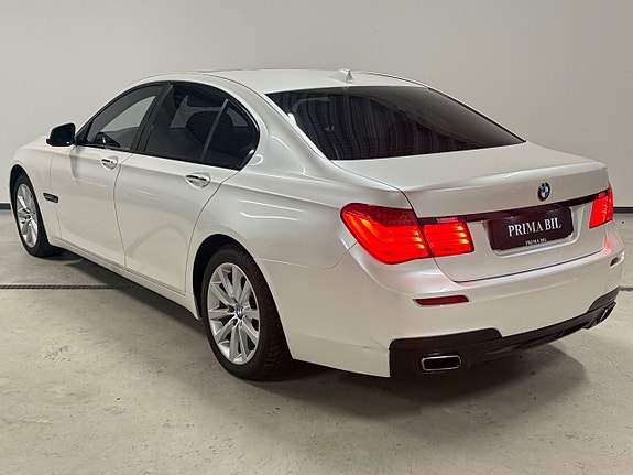 BMW 740d 6 of 25
