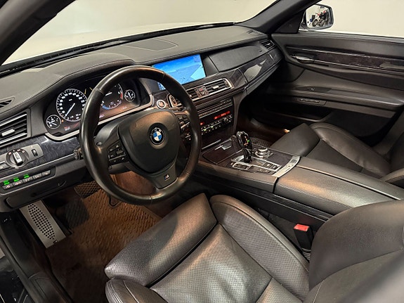BMW 740d 11 of 25