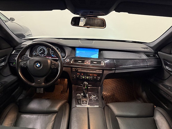 BMW 740d 14 of 25