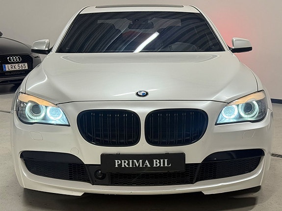 BMW 740d 2 of 5