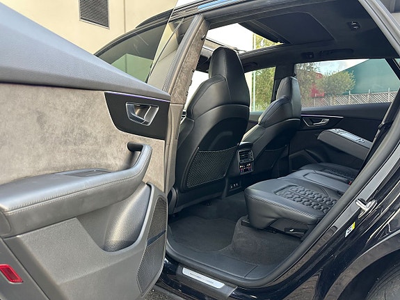 Audi RS Q8 16 of 28