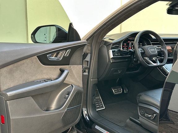 Audi RS Q8 9 of 28
