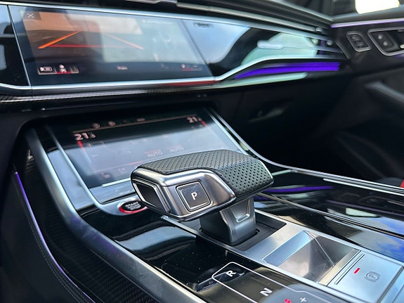 Audi RS Q8 24 of 28