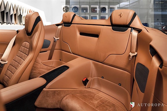 Ferrari Roma Spider 9 of 10