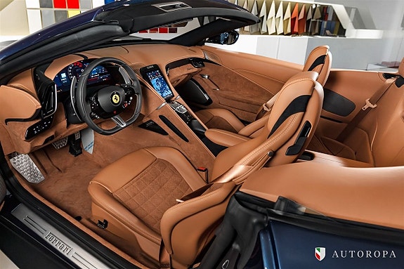 Ferrari Roma Spider 6 of 10
