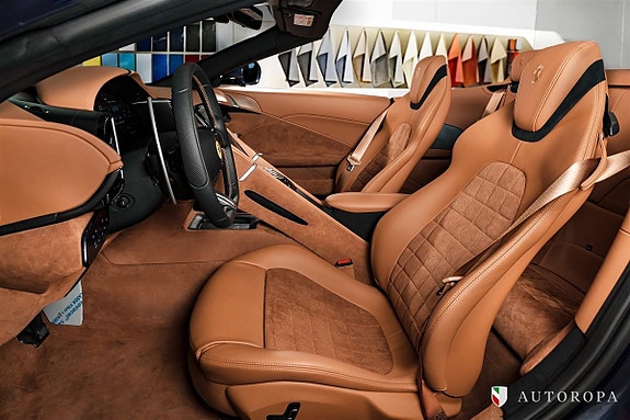 Ferrari Roma Spider 8 of 10