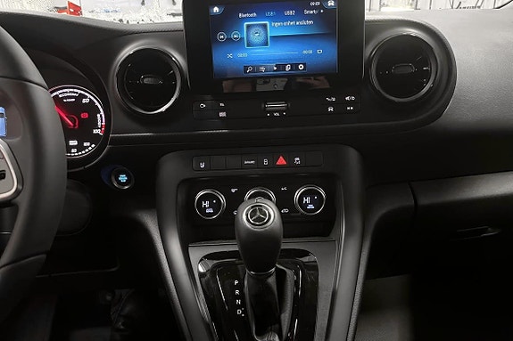 Mercedes-Benz eCitan 16 of 23