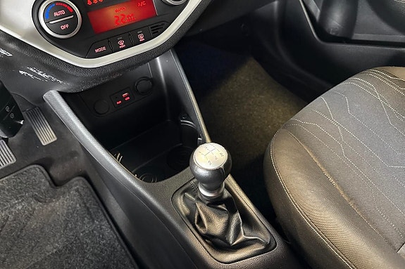 Kia Picanto 13 of 14