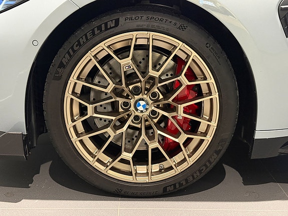 BMW M3 5 of 5