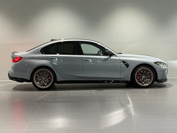 BMW M3 3 of 5