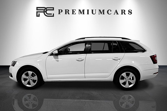 Skoda Octavia 2 of 5
