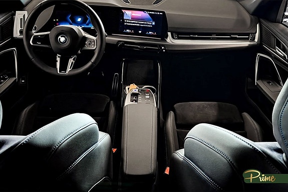 BMW iX1 12 of 17