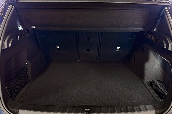 BMW iX1 14 of 17
