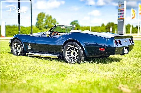 Chevrolet Corvette 4 of 5