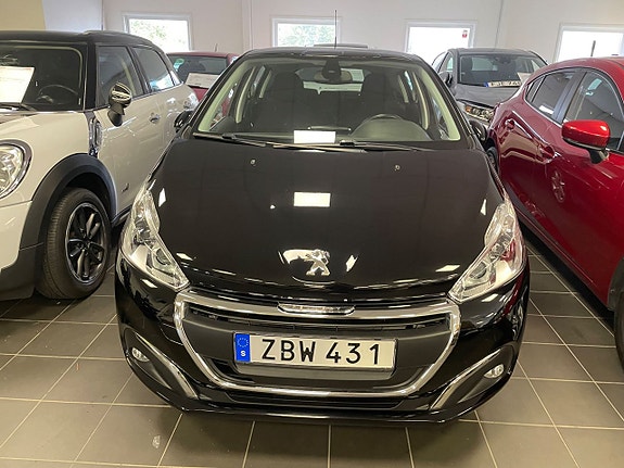 Peugeot 208 2 of 7
