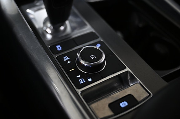 Land Rover Range Rover Sport 22 of 30