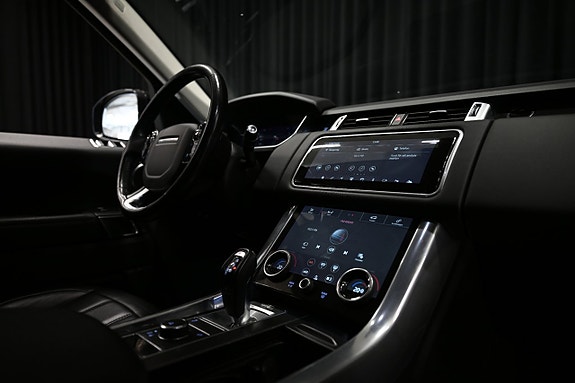 Land Rover Range Rover Sport 18 of 30
