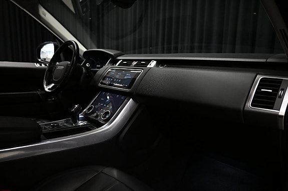 Land Rover Range Rover Sport 17 of 30