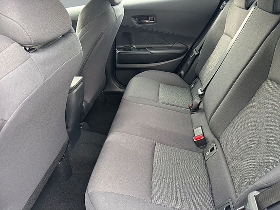 Toyota C-HR 8 of 23