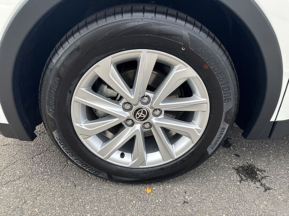 Toyota C-HR 23 of 23