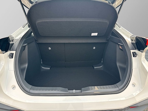 Toyota C-HR 11 of 23