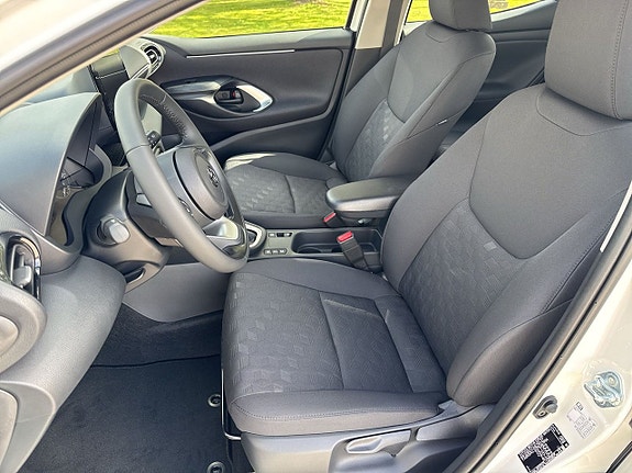 Toyota Yaris 14 of 22