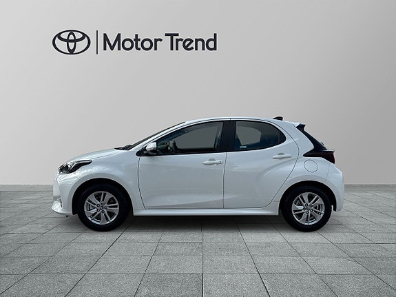 Toyota Yaris 3 of 22