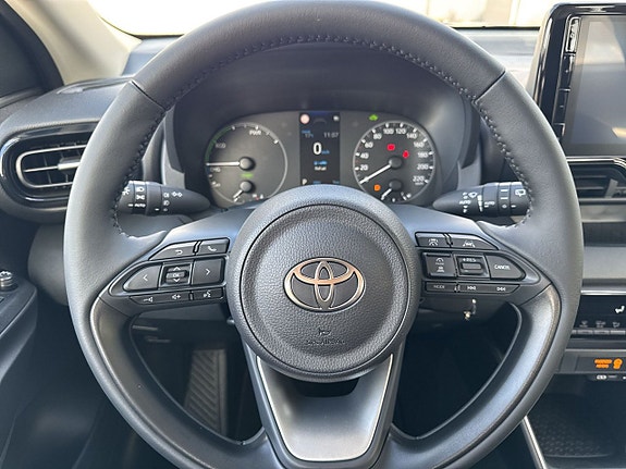 Toyota Yaris 15 of 22