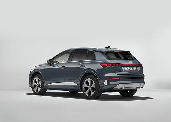 Audi Q4 e-tron 4 of 5