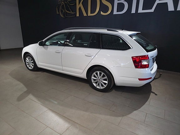 Skoda Octavia 3 of 5