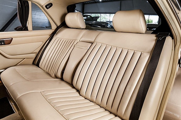 Mercedes-Benz 280 SEL 20 of 27