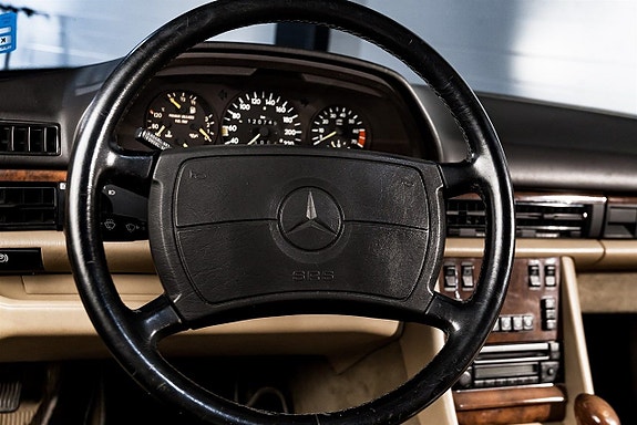 Mercedes-Benz 280 SEL 15 of 27
