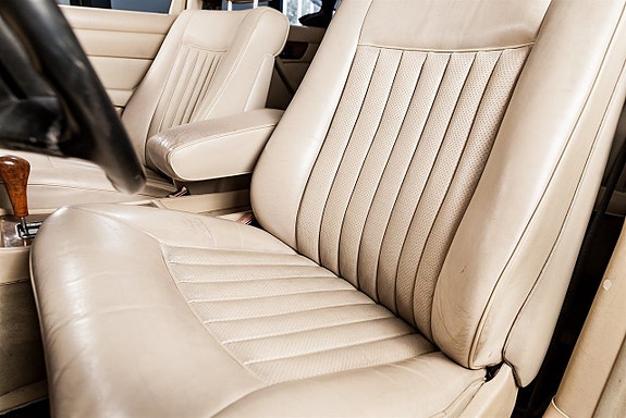 Mercedes-Benz 280 SEL 17 of 27