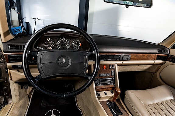 Mercedes-Benz 280 SEL 11 of 27