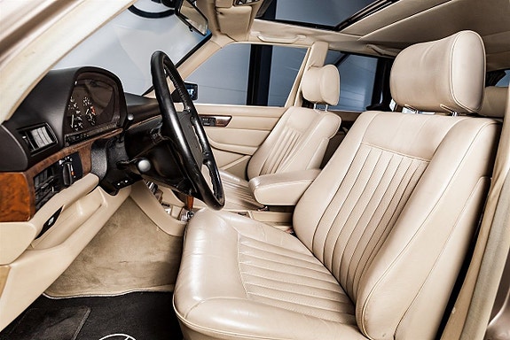 Mercedes-Benz 280 SEL 9 of 27